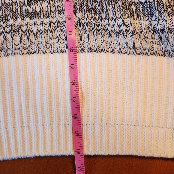 Express Colorblock Slouchy Oversized Crew Neck Knit Sweater, Medium, Black White - Picture 4 of 7